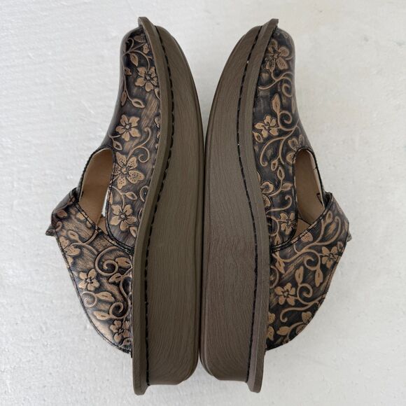 Size 40 Alegria Floral Embossed Leather Clogs Mary Jane Mule Brown Comfort Shoes - Picture 4 of 13
